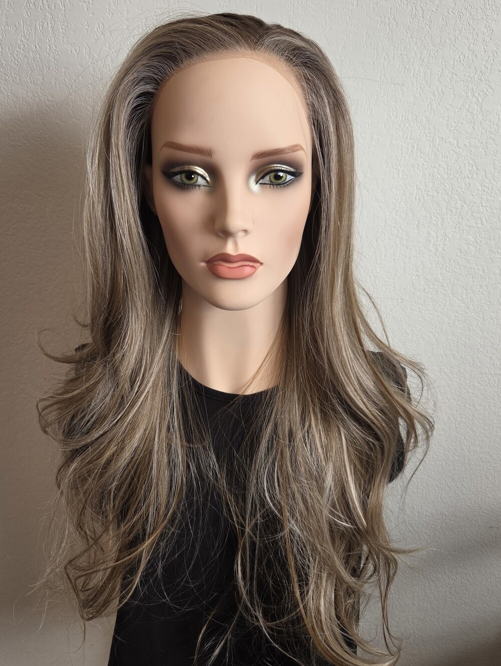 Nel's Wigs-Nellie 03 -Small